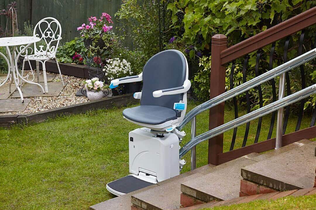 3 Handicare 400 Outdoor Stairlift Unfolded Bottom Of Stairs Side Angle
